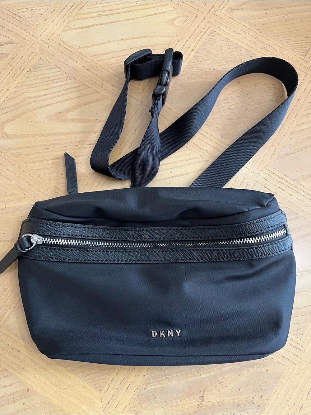 Dkny Women’s/Mens Black Belt Bag Fanny Pack NWOT